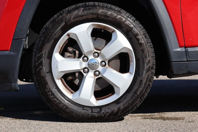 Used 2018 Jeep Compass Latitude w/ Popular Equipment Group AWD/4WD image 9