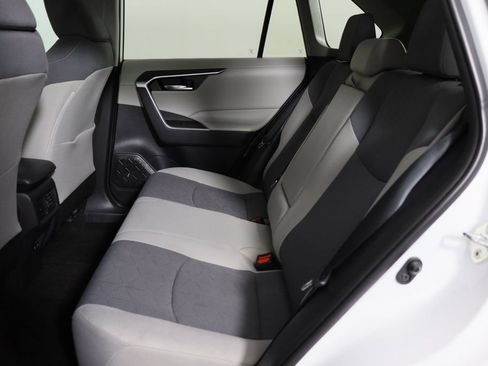 Used 2019 Toyota RAV4 XLE w/ Convenience Package AWD/4WD image 16