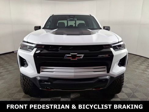 Used 2024 Chevrolet Colorado ZR2 w/ Technology Package image 8