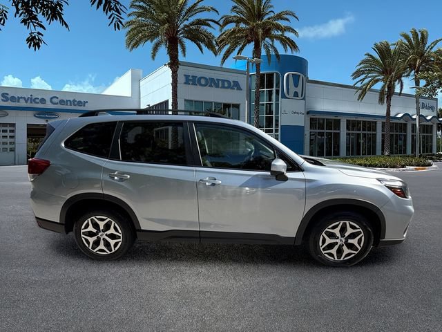 Used 2020 Subaru Forester Premium AWD/4WD image 9