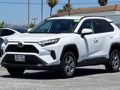Used 2025 Toyota RAV4 XLE FWD image 10