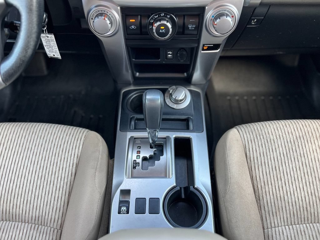 Used 2014 Toyota 4Runner SR5 AWD/4WD image 15
