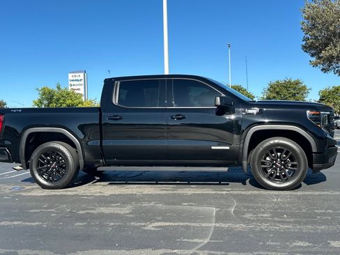 Used 2025 GMC Sierra 1500 Elevation AWD/4WD image 3