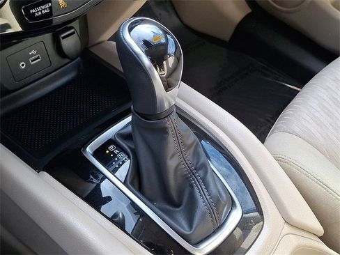 Used 2020 Nissan Rogue SV image 14