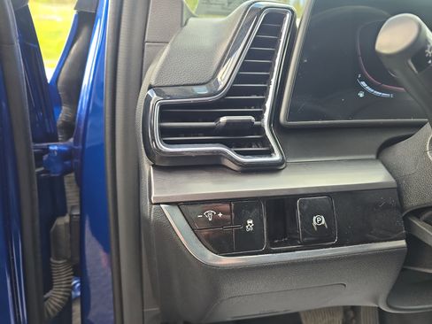 Used 2023 Kia Sportage EX image 14