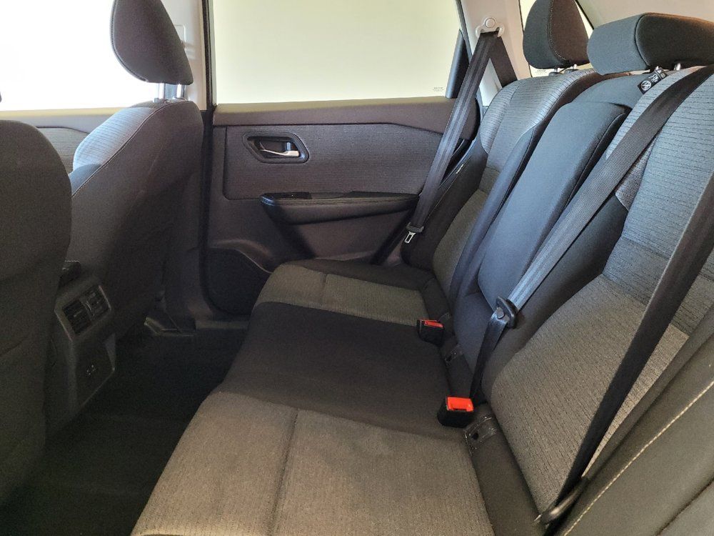 Used 2022 Nissan Rogue SV FWD image 18