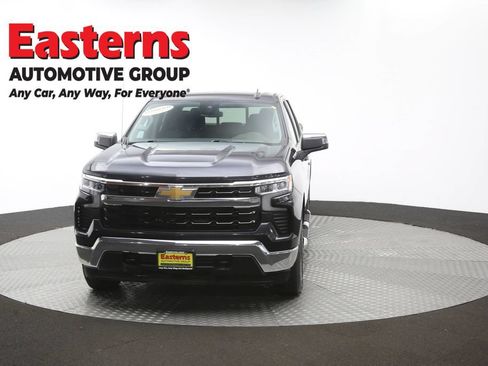 Used 2022 Chevrolet Silverado 1500 LT w/ Convenience Package II AWD/4WD image 53