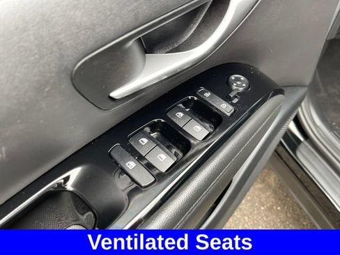Used 2022 Hyundai Tucson Limited FWD image 11