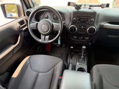 Used 2018 Jeep Wrangler Unlimited Sport S AWD/4WD image 19
