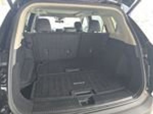 Used 2023 Nissan Rogue SL AWD/4WD image 9