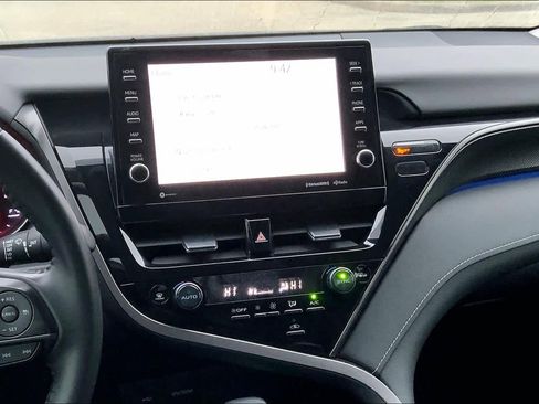 Used 2022 Toyota Camry XSE image 6