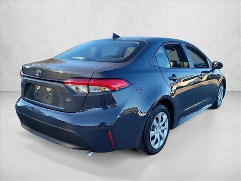 Used 2025 Toyota Corolla LE image 5