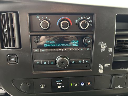 Used 2021 Chevrolet Express 2500 w/ Driver Convenience Package image 21