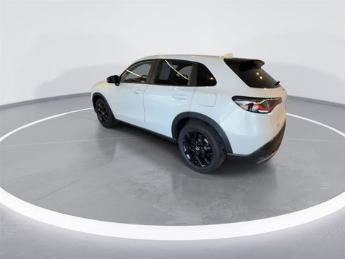 Used 2023 Honda HR-V Sport image 6