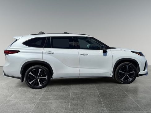 Used 2022 Toyota Highlander XSE AWD/4WD image 6
