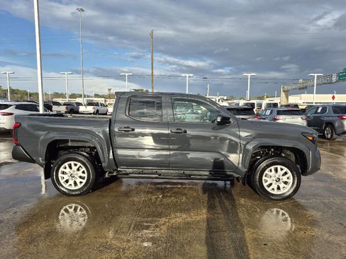 Used 2024 Toyota Tacoma SR image 7