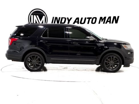Used 2019 Ford Explorer XLT w/ Equipment Group 202A image 3