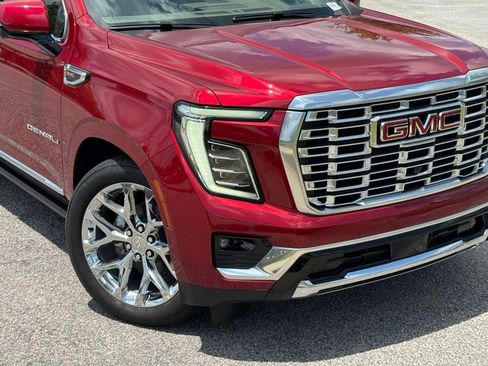 New 2025 GMC Yukon XL Denali w/ Denali Reserve Package image 6