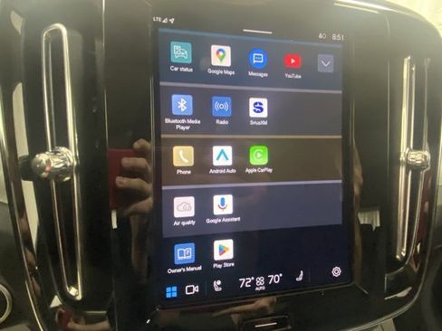 Used 2025 Volvo XC40 B5 Plus image 22