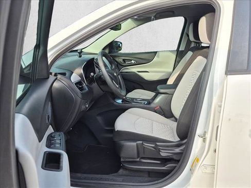 Used 2021 Chevrolet Equinox LS FWD image 16