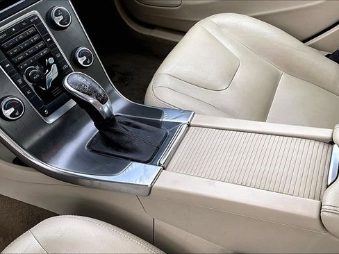 Used 2015 Volvo S60 T5 Premier image 18