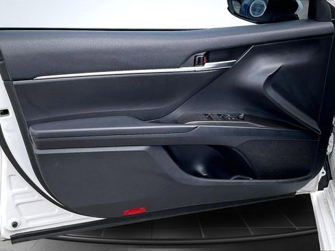 Used 2021 Toyota Camry SE image 23