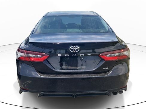 Used 2022 Toyota Camry SE FWD image 6