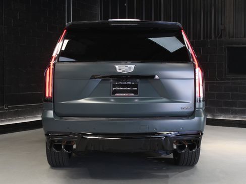 Used 2026 Cadillac Escalade V w/ LPO, ONYX Package AWD/4WD image 16