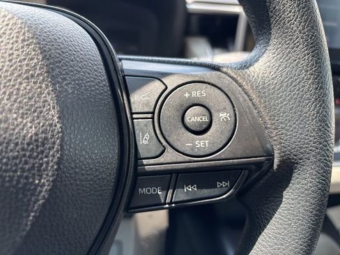 Used 2022 Toyota Corolla LE image 18