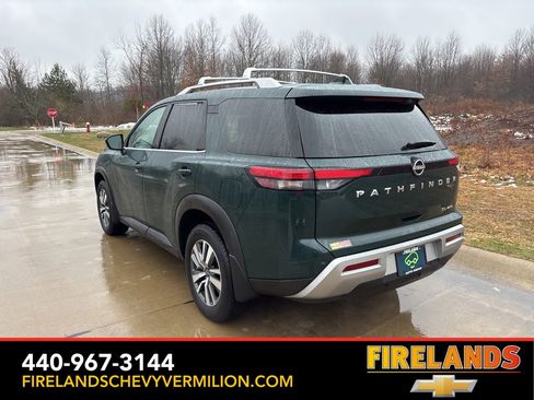 Used 2024 Nissan Pathfinder SL image 3