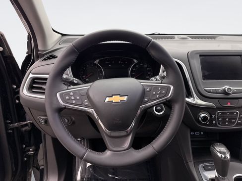 Used 2020 Chevrolet Equinox LT AWD/4WD image 12