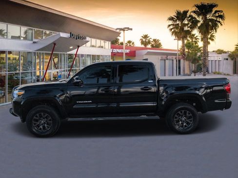 Used 2022 Toyota Tacoma SR5 w/ Technology Package RWD image 6