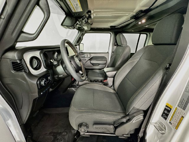Used 2024 Jeep Wrangler Unlimited AWD/4WD image 24