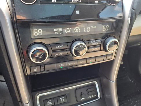 Used 2019 Subaru Ascent Limited image 9