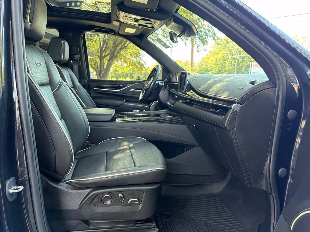 Used 2023 Cadillac Escalade Sport w/ LPO, ONYX Package AWD/4WD image 33