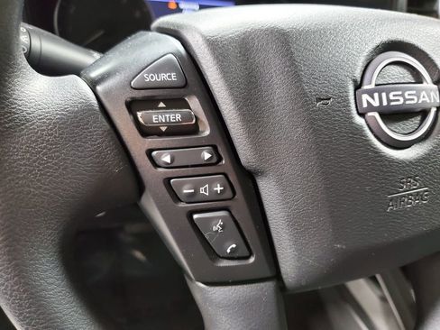 Used 2022 Nissan Frontier SV image 13