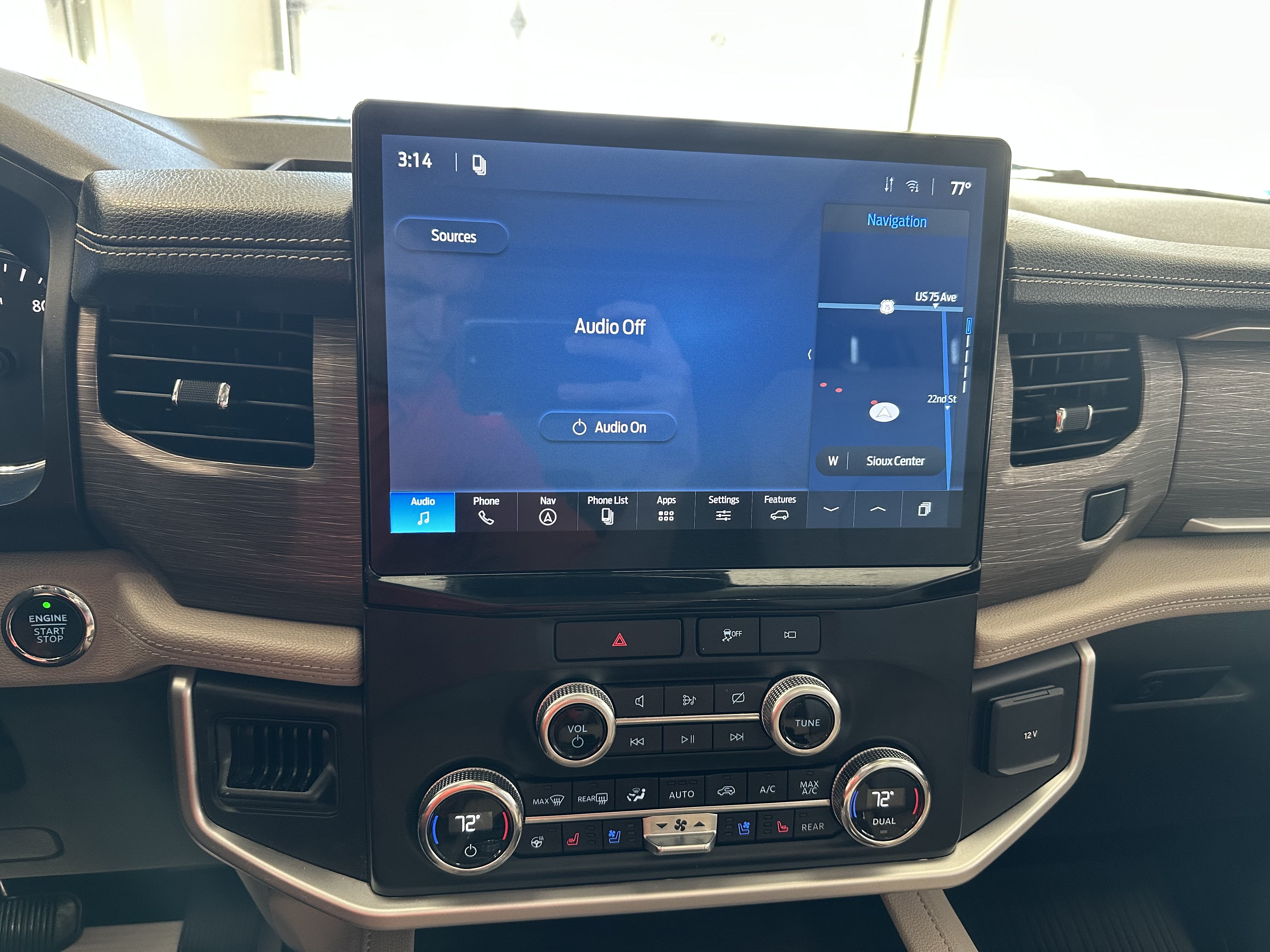 Used 2022 Ford Expedition Limited AWD/4WD image 18