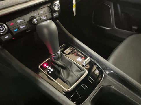 Used 2024 Jeep Compass Latitude image 23