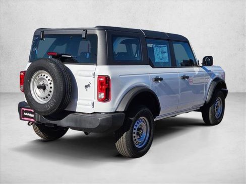 New 2025 Ford Bronco 4-Door image 2