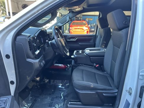 Used 2024 Chevrolet Silverado 2500 LT image 11