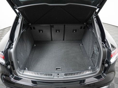 Certified 2026 Porsche Macan AWD/4WD image 24