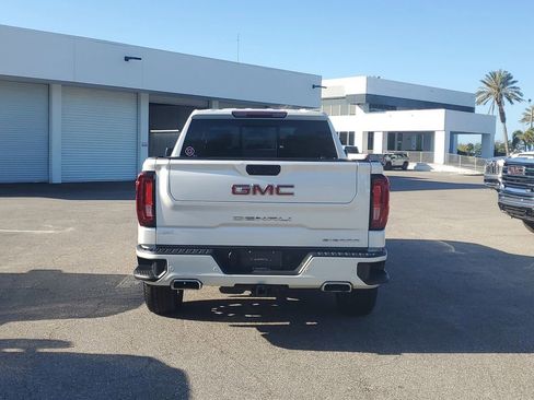 Used 2022 GMC Sierra 1500 Denali w/ Driver Alert Package II image 5