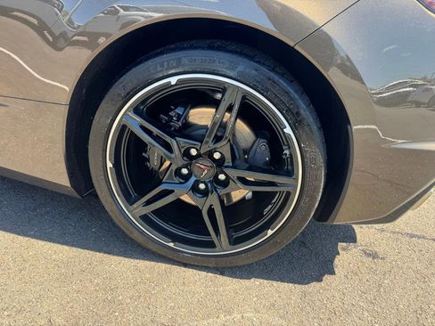 Used 2020 Chevrolet Corvette Stingray Preferred Cpe w/ 2LT Preferred Equipment Group RWD image 19