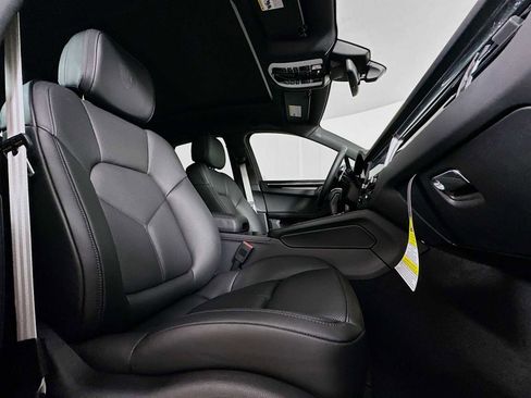 New 2026 Porsche Macan image 29