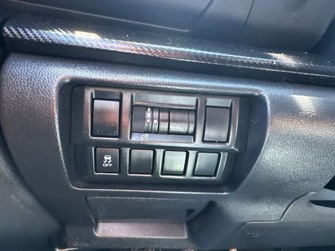 Used 2019 Subaru Crosstrek 2.0i AWD/4WD image 22