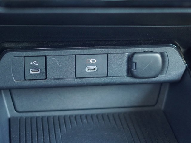 Used 2025 Toyota Prius LE FWD image 27
