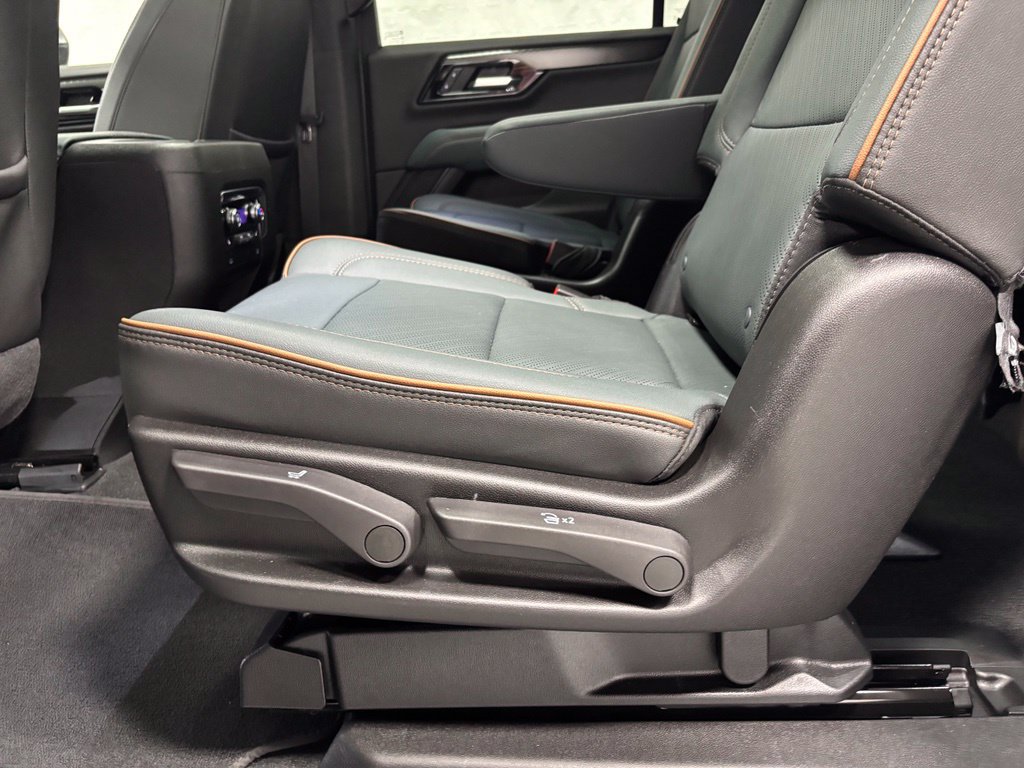 Used 2026 GMC Yukon XL AT4 AWD/4WD image 42