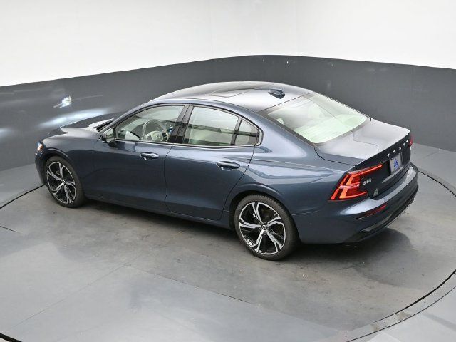 Used 2020 Volvo S60 T5 Momentum FWD image 20
