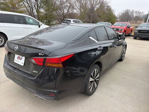 Used 2019 Nissan Altima 2.5 SV image 3