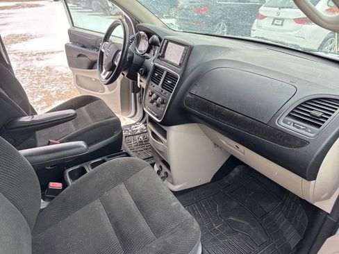 Used 2017 Dodge Grand Caravan SE w/ Power Window Group image 15